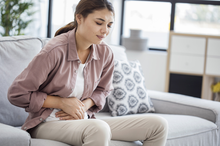 Adoptez nos 5 conseils pour calmer vos maux de ventre causés par le stress