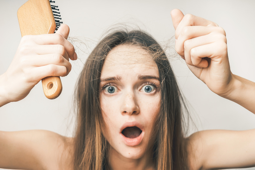 Adoptez nos 4 solutions contre la perte de cheveux dûe au stress