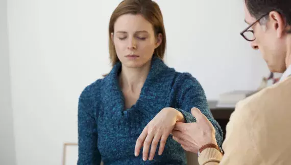 L’hypnose pour lutter contre le stress : est-ce une méthode efficace ?
