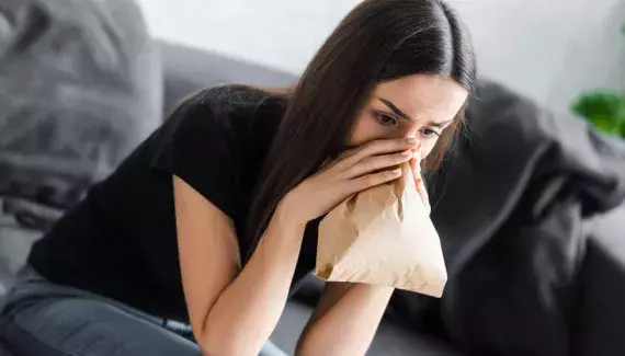 Spasmophilie ou crise de tétanie : quels sont les symptômes et comment les traiter ?