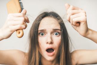 Adoptez nos 4 solutions contre la perte de cheveux dûe au stress 